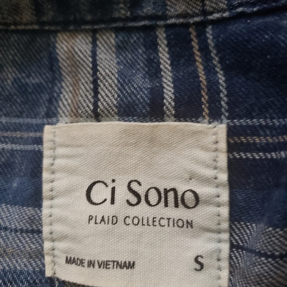 Women Blue & White Plaid Button Down - Picture 2 of 3